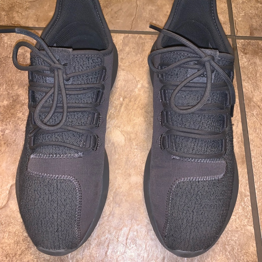 SOLD!! Adidas tubular shadow